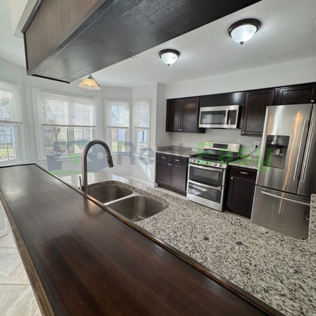 Building Photo - 1329 Millington Ct