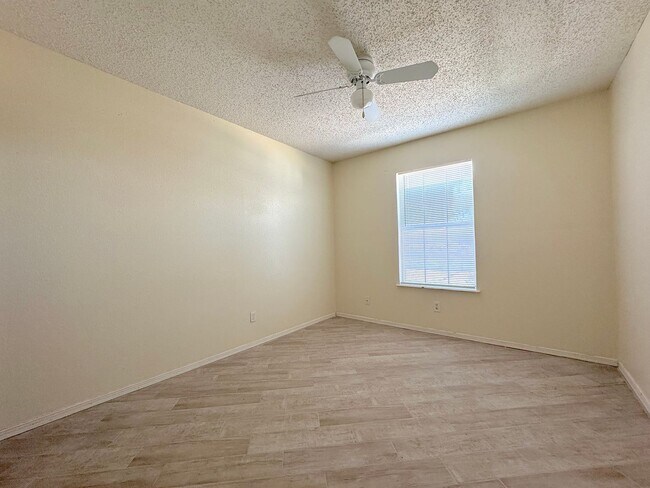 Building Photo - East El Paso 3bed/2bath!