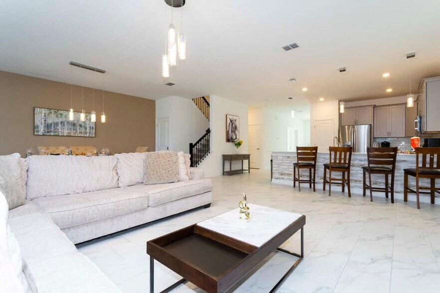 Building Photo - 9202 Sommerset Hills Dr