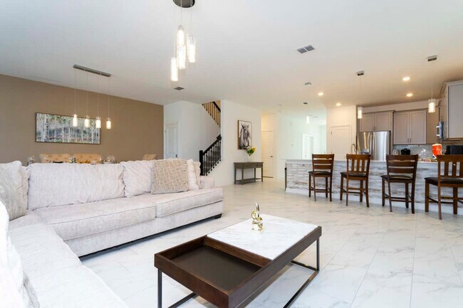 Building Photo - 9202 Sommerset Hills Dr