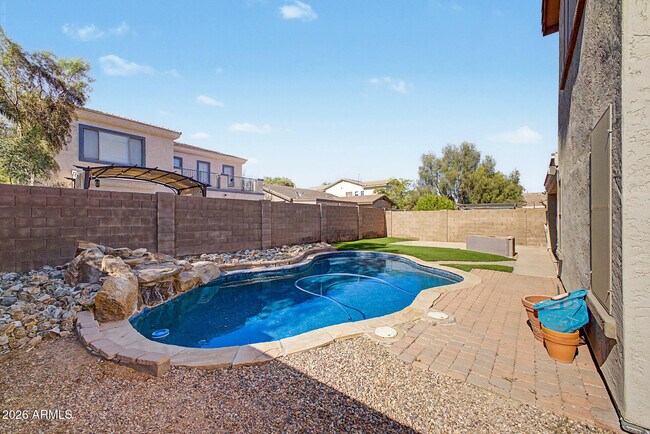 Building Photo - 17446 W Yavapai St