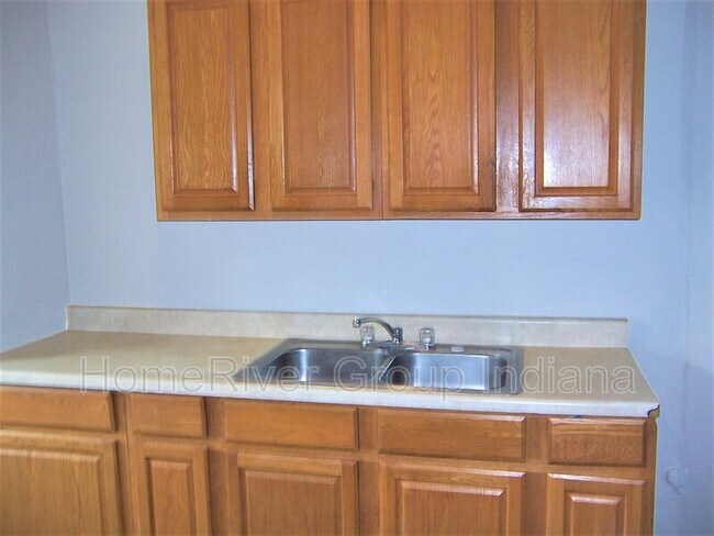 Building Photo - 3301 W 11th St