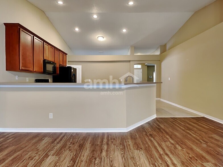 Building Photo - 2603 Waterstone Dr