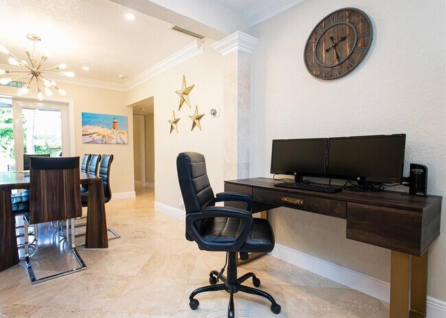 Building Photo - 433 SE 3rd Ter