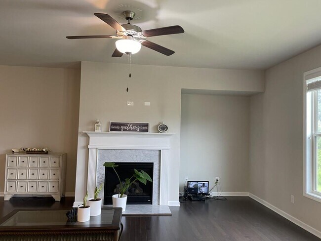 Building Photo - 2415 Matlin Way