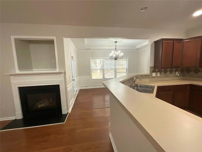 Building Photo - 2882 Cross Creek Dr