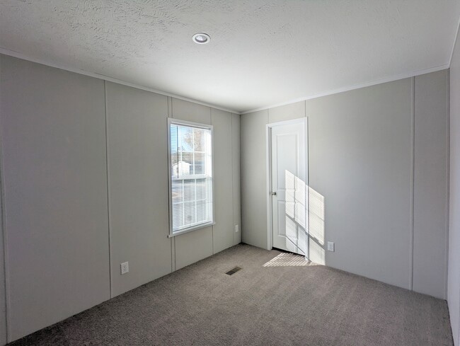 Building Photo - 727 Virginia