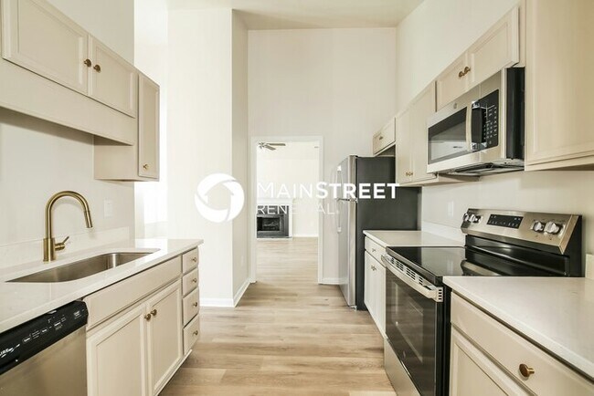 Building Photo - 3 Bedroom Pet-Friendly Home in GREENSBORO,...