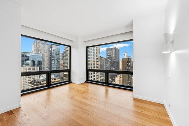 Building Photo - 721-725 5th Ave
