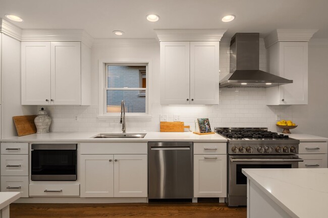 Building Photo - Laurelhurst View Home