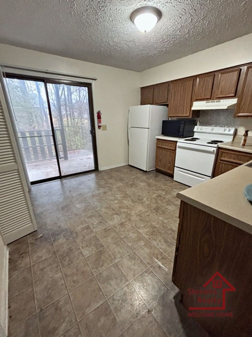 Building Photo - 111 Bybee Dr