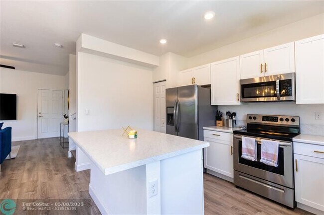 Building Photo - 4637 Caspian Way
