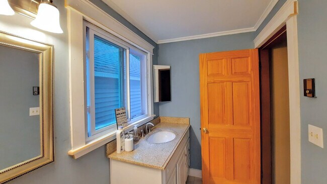 Building Photo - 157 Slalom Ln