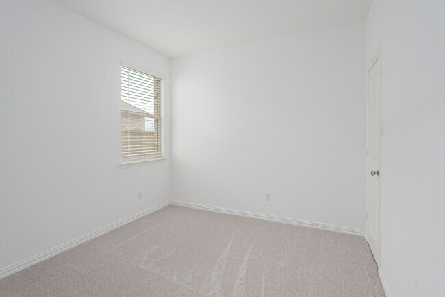 Building Photo - 4025 Kaufman Ct