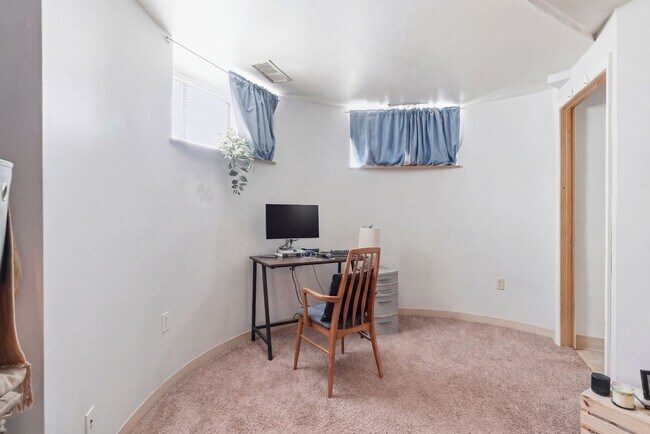 Building Photo - Amazing 2 bed in Fenway.... Close to NEU