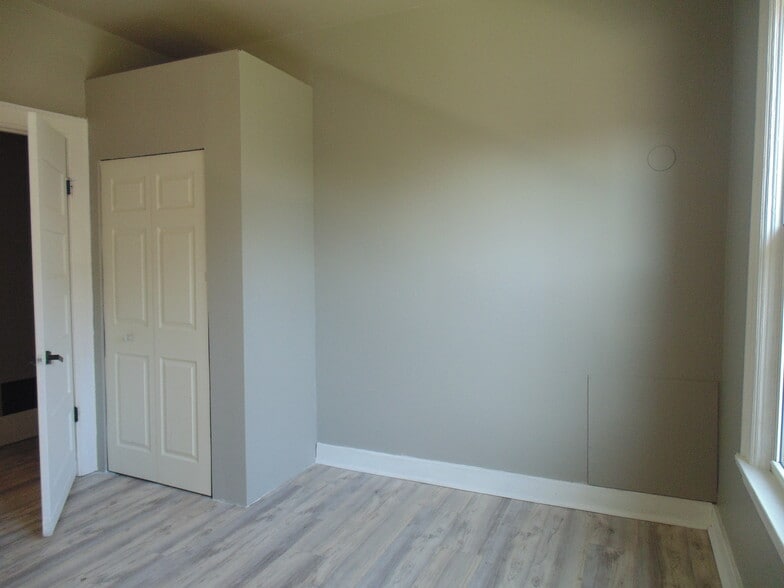 Bedroom 3 - 2831 W Juneau Ave