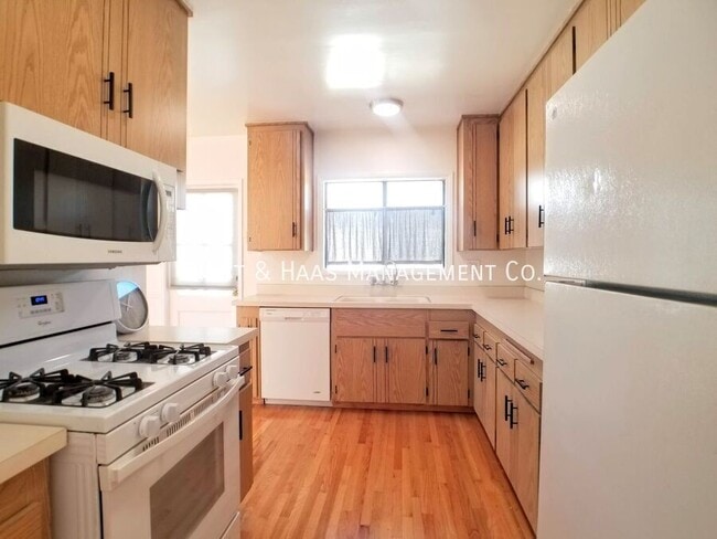 Building Photo - 3312 San Anseline Ave