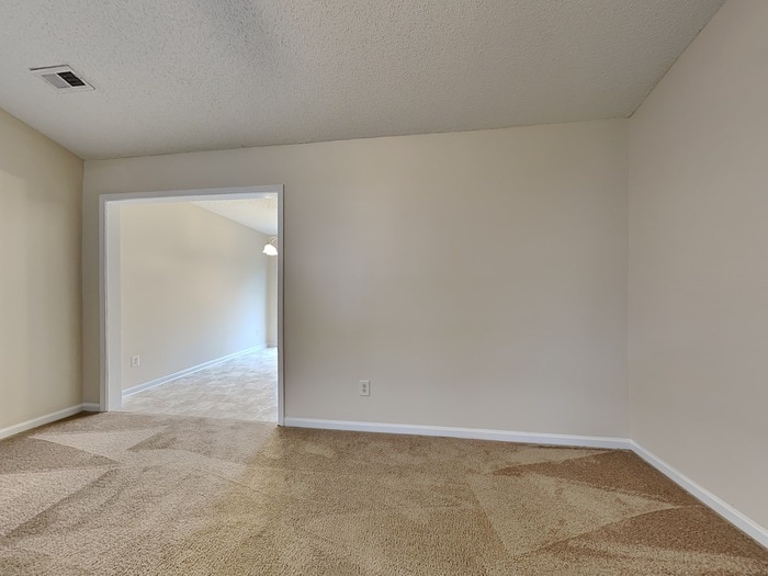 Building Photo - 2920 Westwinds Ct