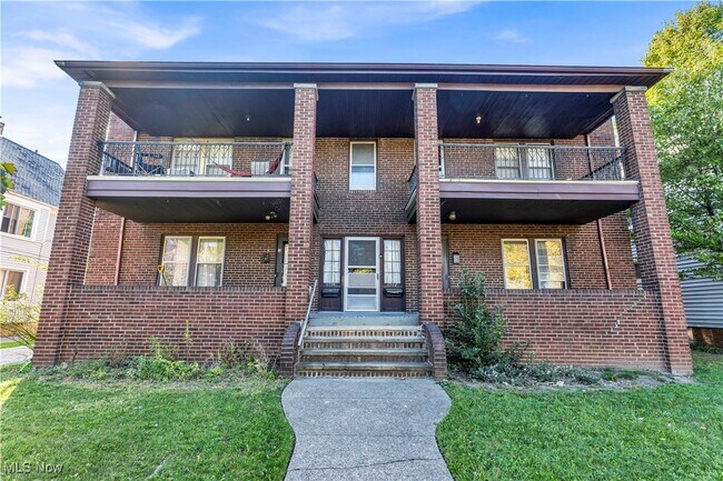 Primary Photo - 1512 W 116th St