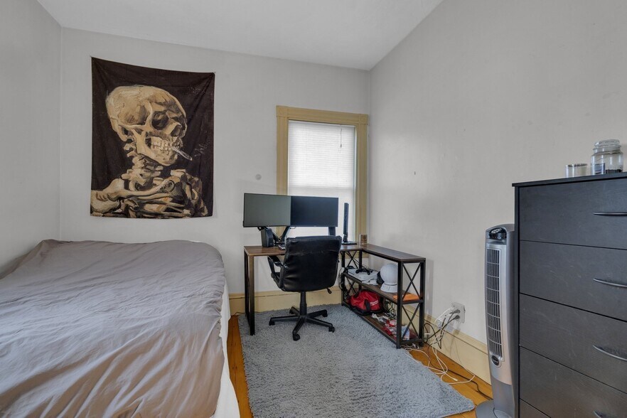 Building Photo - 5 Sachem St