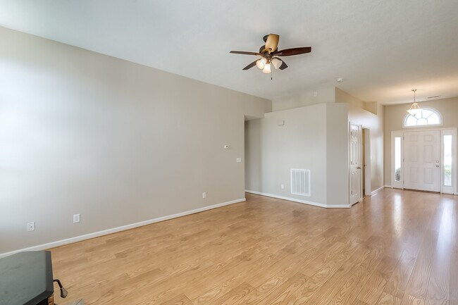 Building Photo - 2481 Crescenzio Way