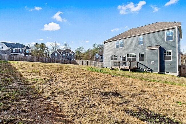 Building Photo - Great corner lot in Austin Creek with Fenced in Yard!