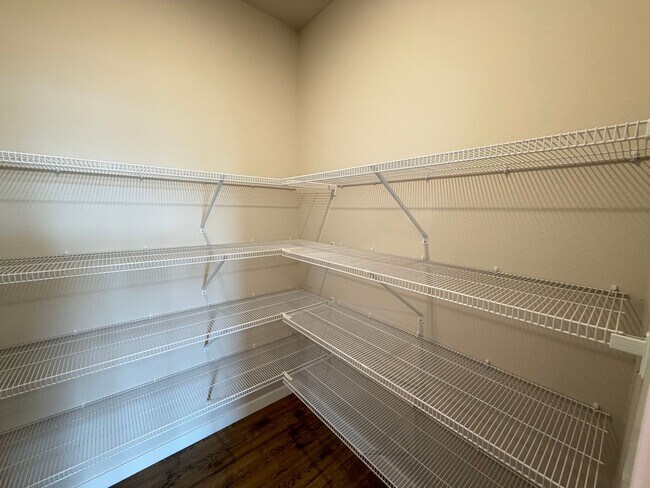 Building Photo - Brand New Foxtail Rancher