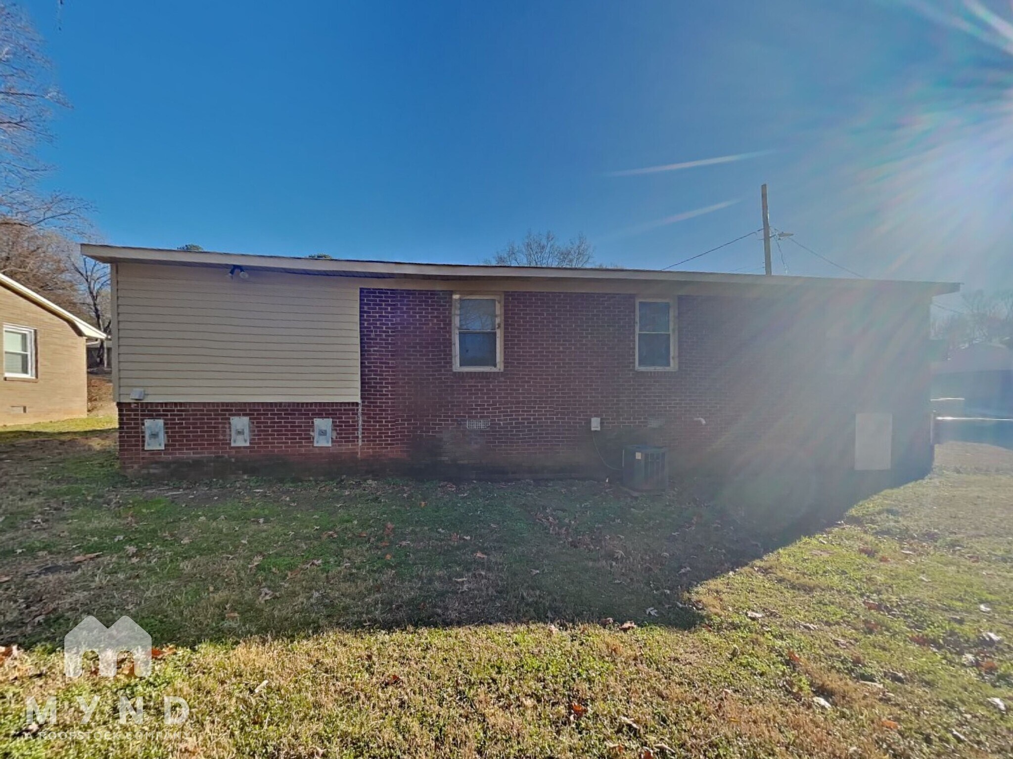 Building Photo - 2634 Skyland Dr