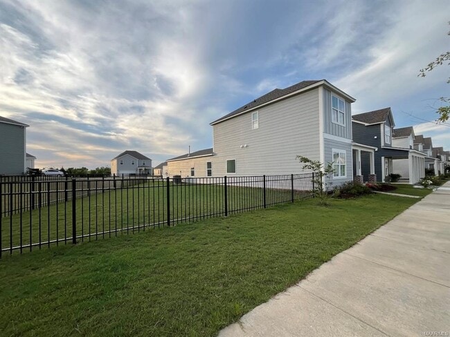 Building Photo - 3336 Meriwether Dr