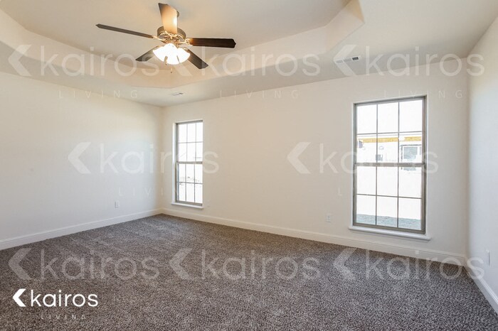 Building Photo - 105 White Oak St