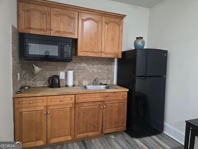 Building Photo - 194 Centennial Way