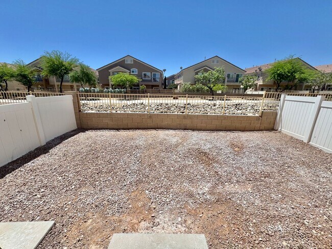 Building Photo - BEAUTIFULLY UPDATED SOUTHWEST LAS VEGAS TOWNHOME WITH NEW KITCHEN AND FLOORING