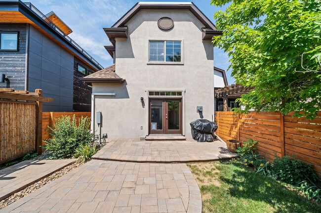 Building Photo - Spacious 3BD, 3.5BA Platt Park Home with Finished Basement and 2-Car Garage