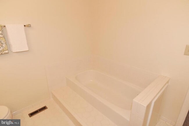 Building Photo - 7411 Salford Ct