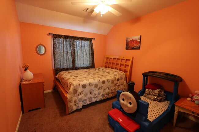 Building Photo - 21010 Wild Springs Dr