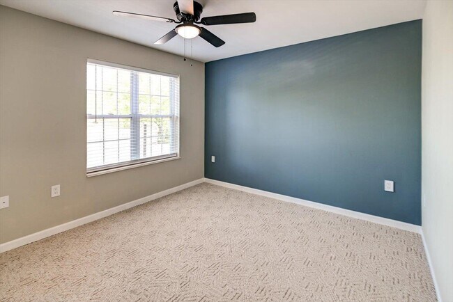 Building Photo - 201 Kearney Way