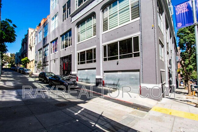 Building Photo - 18 Lansing St