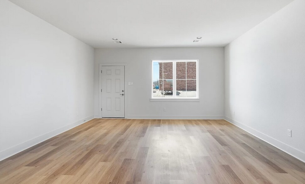 Building Photo - 307 Railroad Ave