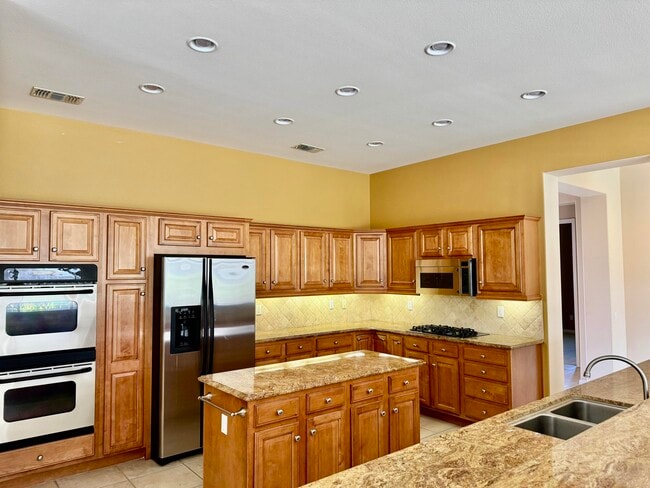 Building Photo - 78768 Yellen Dr