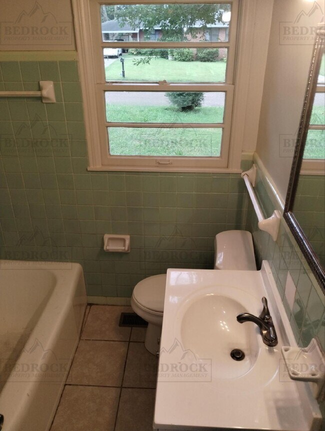 Building Photo - 2706 Norton Ave NW