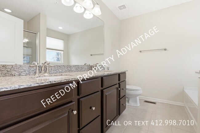 Building Photo - 412 Olive Ln