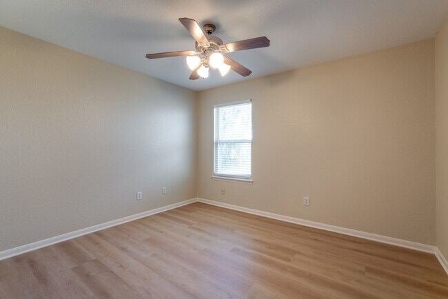 Building Photo - 8442 Rollins Bend Ln