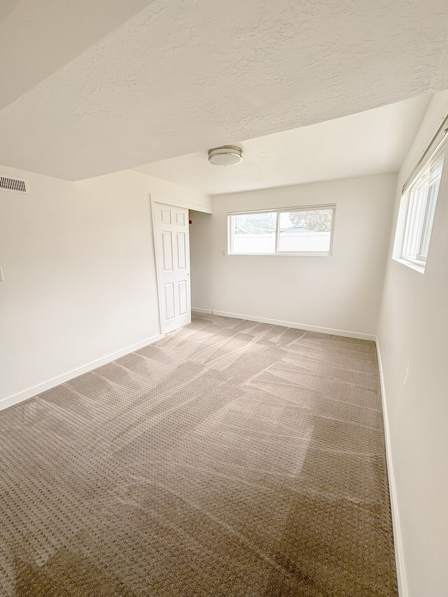 Building Photo - 1108 E 500 N
