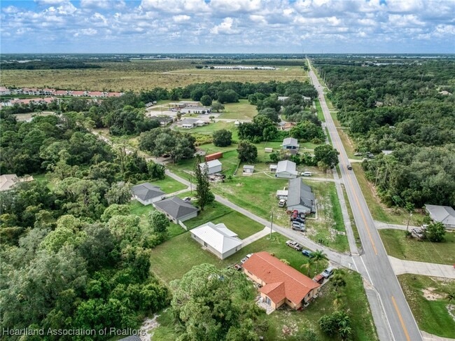 Building Photo - 2909 Mullet Ave