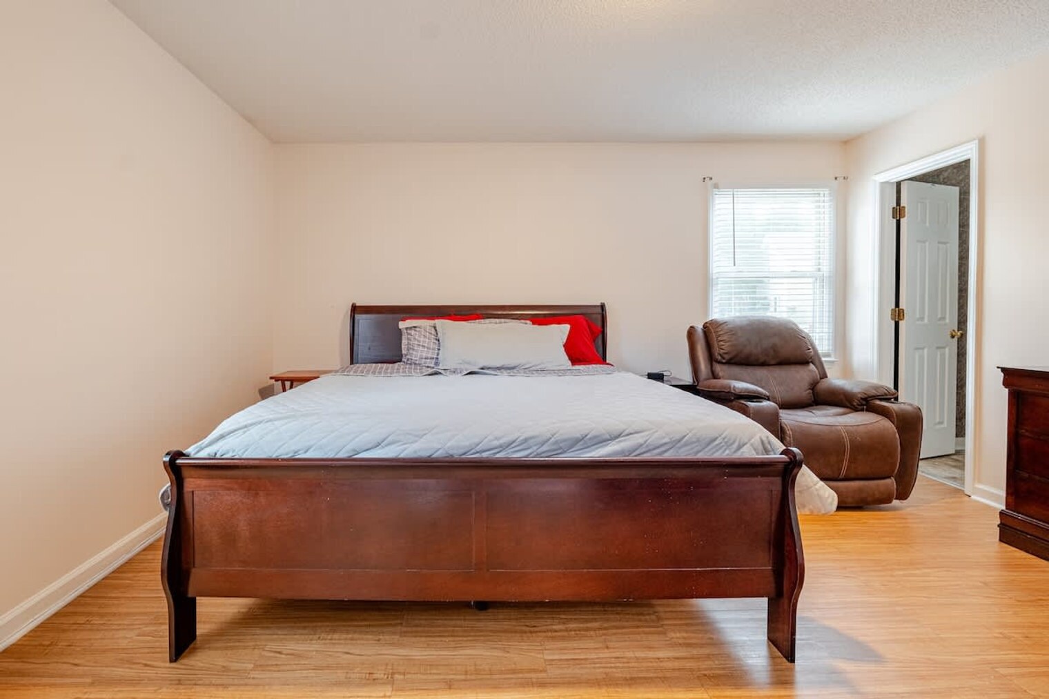 Building Photo - 305 Humble Rd