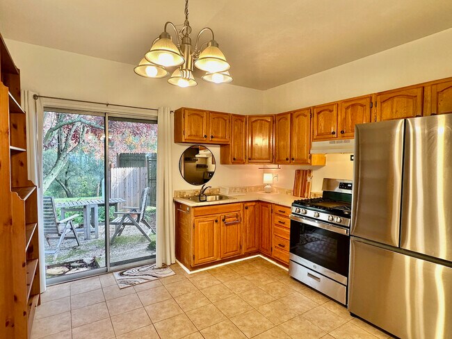 Building Photo - 6181 Wise Rd