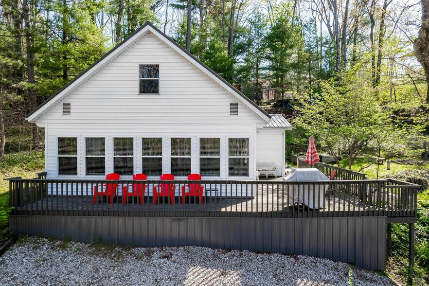 Building Photo - 7268 Leafygreen St