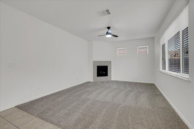 Building Photo - 566 Del Mar Cir