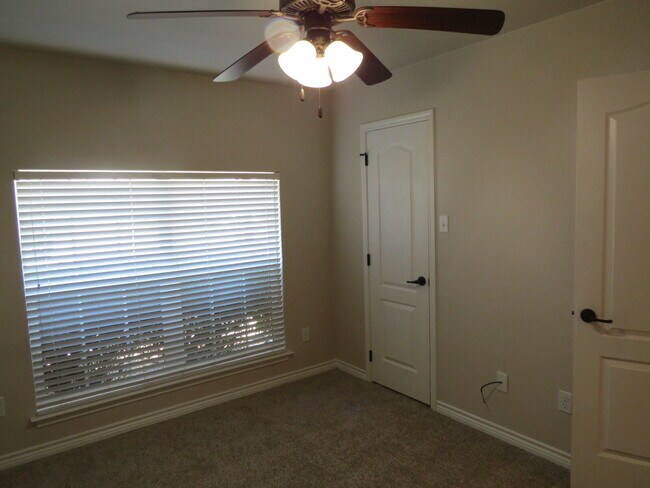 Building Photo - "Spacious 4-Bed Oasis in Killeen with Granite Touches & Cozy Fireplace!"