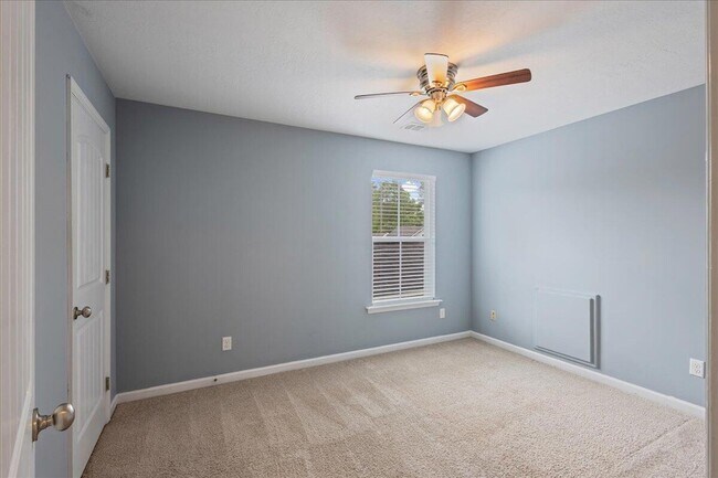 Building Photo - 2121 Grv Lndg Wy